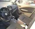 Белый Рено Зое, объемом двигателя 0 л и пробегом 63 тыс. км за 9000 $, фото 3 на Automoto.ua