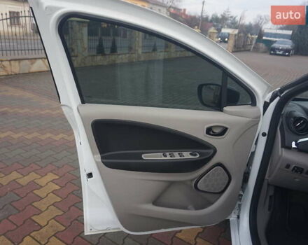 Білий Рено Зое, об'ємом двигуна 0 л та пробігом 111 тис. км за 7555 $, фото 27 на Automoto.ua