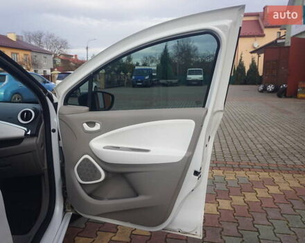 Білий Рено Зое, об'ємом двигуна 0 л та пробігом 112 тис. км за 6777 $, фото 36 на Automoto.ua