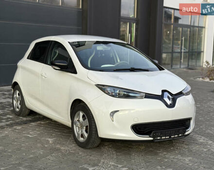 Белый Рено Зое, объемом двигателя 0 л и пробегом 86 тыс. км за 7200 $, фото 2 на Automoto.ua
