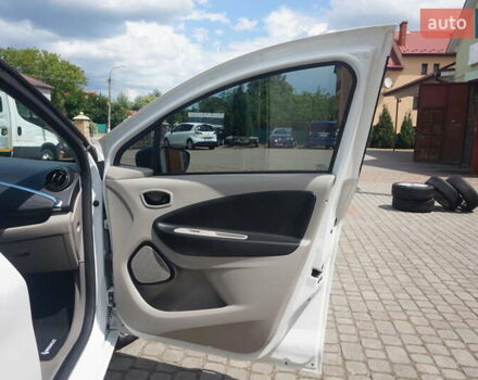 Білий Рено Зое, об'ємом двигуна 0 л та пробігом 109 тис. км за 6888 $, фото 37 на Automoto.ua