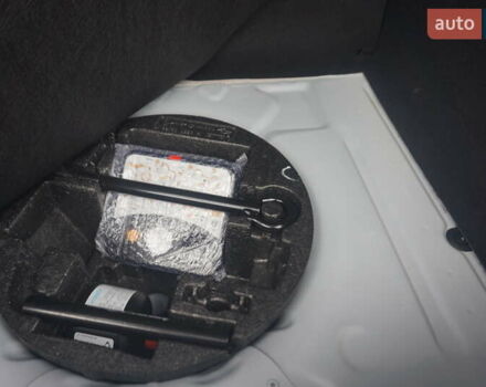 Білий Рено Зое, об'ємом двигуна 0 л та пробігом 112 тис. км за 6777 $, фото 49 на Automoto.ua