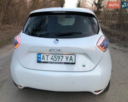 Белый Рено Зое, объемом двигателя 0 л и пробегом 90 тыс. км за 7500 $, фото 6 на Automoto.ua