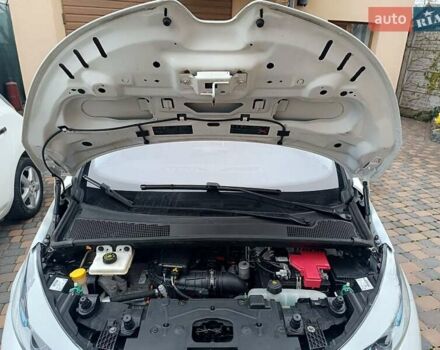 Білий Рено Зое, об'ємом двигуна 0 л та пробігом 130 тис. км за 6100 $, фото 17 на Automoto.ua