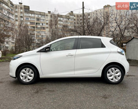 Белый Рено Зое, объемом двигателя 0 л и пробегом 115 тыс. км за 5950 $, фото 2 на Automoto.ua