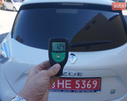 Белый Рено Зое, объемом двигателя 0 л и пробегом 93 тыс. км за 7200 $, фото 68 на Automoto.ua