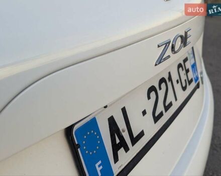 Белый Рено Зое, объемом двигателя 0 л и пробегом 51 тыс. км за 6995 $, фото 22 на Automoto.ua