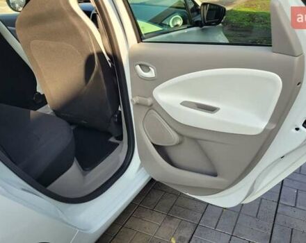 Белый Рено Зое, объемом двигателя 0 л и пробегом 113 тыс. км за 7200 $, фото 20 на Automoto.ua