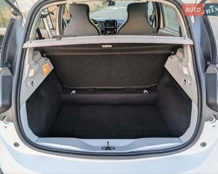 Белый Рено Зое, объемом двигателя 0 л и пробегом 51 тыс. км за 6995 $, фото 51 на Automoto.ua