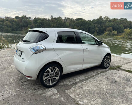 Білий Рено Зое, об'ємом двигуна 0 л та пробігом 98 тис. км за 9500 $, фото 4 на Automoto.ua