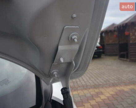 Білий Рено Зое, об'ємом двигуна 0 л та пробігом 112 тис. км за 6777 $, фото 51 на Automoto.ua