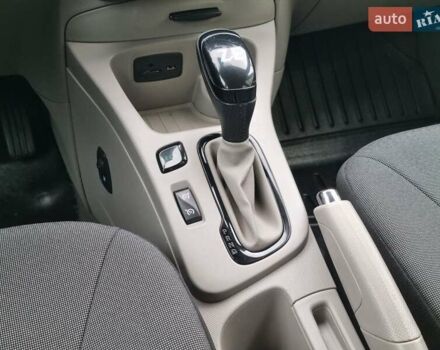 Білий Рено Зое, об'ємом двигуна 0 л та пробігом 122 тис. км за 6200 $, фото 37 на Automoto.ua