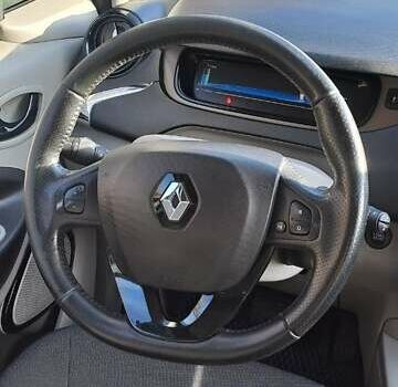 Белый Рено Зое, объемом двигателя 0 л и пробегом 163 тыс. км за 7950 $, фото 16 на Automoto.ua
