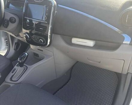 Білий Рено Зое, об'ємом двигуна 0 л та пробігом 105 тис. км за 7100 $, фото 11 на Automoto.ua