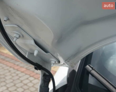 Білий Рено Зое, об'ємом двигуна 0 л та пробігом 109 тис. км за 6888 $, фото 55 на Automoto.ua