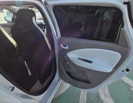 Білий Рено Зое, об'ємом двигуна 0 л та пробігом 192 тис. км за 5700 $, фото 22 на Automoto.ua