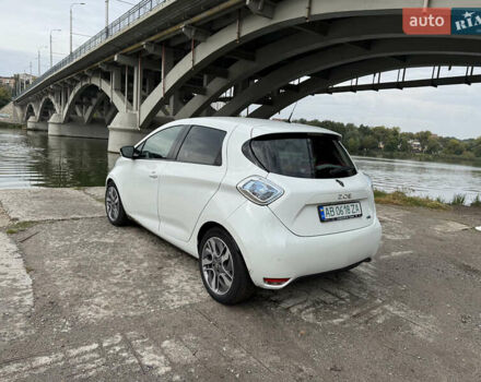 Білий Рено Зое, об'ємом двигуна 0 л та пробігом 98 тис. км за 9500 $, фото 2 на Automoto.ua