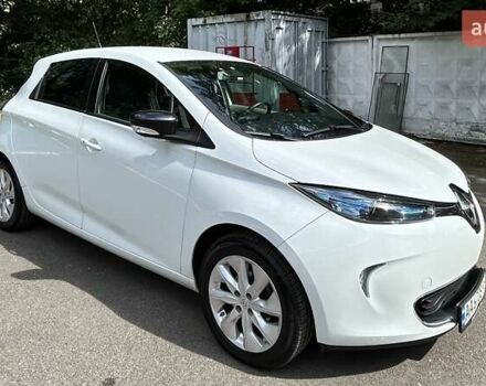 Белый Рено Зое, объемом двигателя 0 л и пробегом 94 тыс. км за 7500 $, фото 7 на Automoto.ua