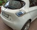 Белый Рено Зое, объемом двигателя 0 л и пробегом 114 тыс. км за 10000 $, фото 2 на Automoto.ua