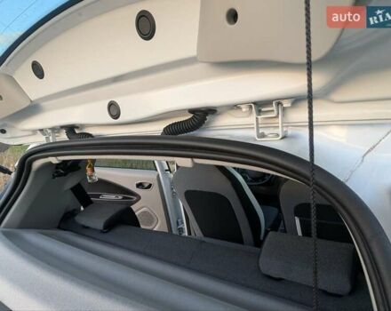 Белый Рено Зое, объемом двигателя 0 л и пробегом 51 тыс. км за 6995 $, фото 52 на Automoto.ua