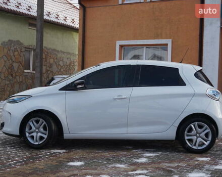 Белый Рено Зое, объемом двигателя 0 л и пробегом 26 тыс. км за 9555 $, фото 11 на Automoto.ua