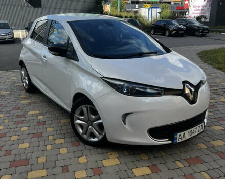 Белый Рено Зое, объемом двигателя 0 л и пробегом 146 тыс. км за 10500 $, фото 3 на Automoto.ua