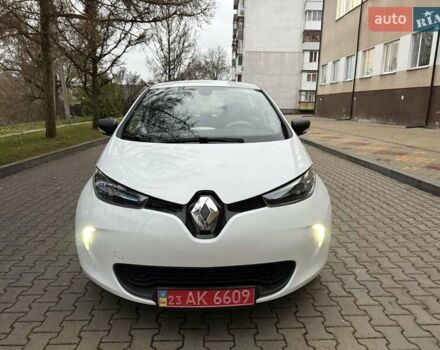Белый Рено Зое, объемом двигателя 0 л и пробегом 95 тыс. км за 8900 $, фото 9 на Automoto.ua