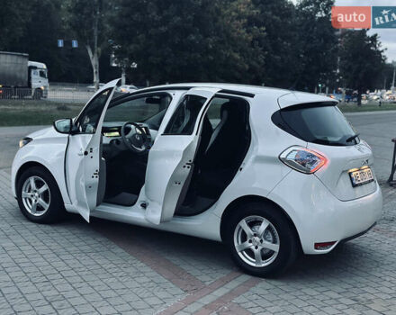 Белый Рено Зое, объемом двигателя 0 л и пробегом 108 тыс. км за 9250 $, фото 9 на Automoto.ua
