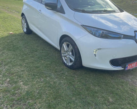 Білий Рено Зое, об'ємом двигуна 0 л та пробігом 100 тис. км за 9000 $, фото 1 на Automoto.ua