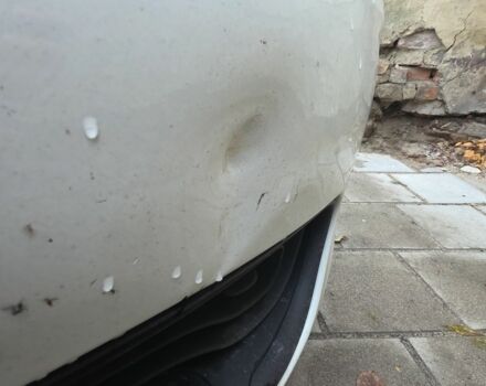 Белый Рено Зое, объемом двигателя 0 л и пробегом 152 тыс. км за 8400 $, фото 1 на Automoto.ua