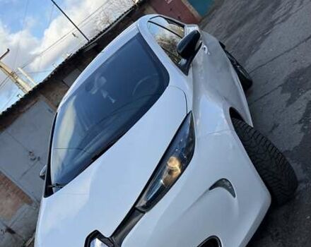 Белый Рено Зое, объемом двигателя 0 л и пробегом 103 тыс. км за 9600 $, фото 2 на Automoto.ua