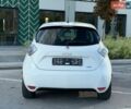 Белый Рено Зое, объемом двигателя 0 л и пробегом 75 тыс. км за 10700 $, фото 4 на Automoto.ua