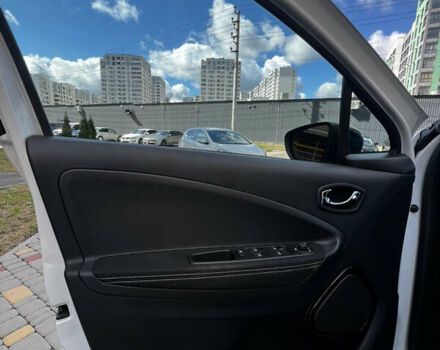 Белый Рено Зое, объемом двигателя 0 л и пробегом 146 тыс. км за 10500 $, фото 35 на Automoto.ua
