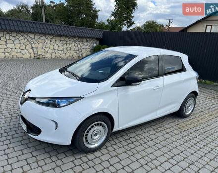 Білий Рено Зое, об'ємом двигуна 0 л та пробігом 98 тис. км за 9000 $, фото 2 на Automoto.ua