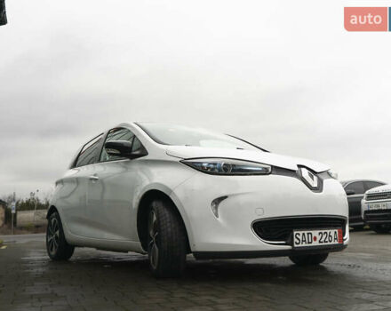 Білий Рено Зое, об'ємом двигуна 0 л та пробігом 96 тис. км за 10000 $, фото 4 на Automoto.ua