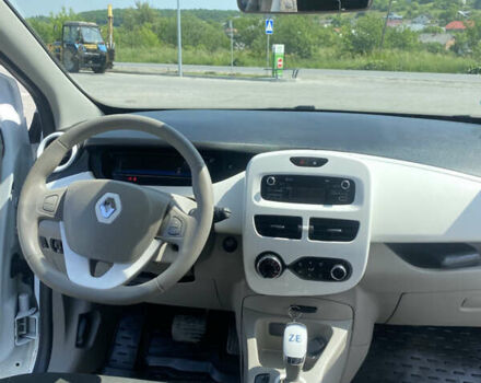 Белый Рено Зое, объемом двигателя 0 л и пробегом 158 тыс. км за 7800 $, фото 10 на Automoto.ua
