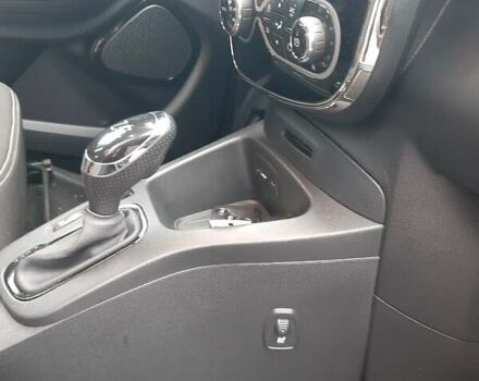 Білий Рено Зое, об'ємом двигуна 0 л та пробігом 123 тис. км за 9650 $, фото 17 на Automoto.ua