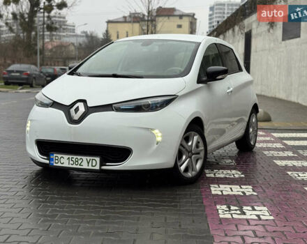 Белый Рено Зое, объемом двигателя 0 л и пробегом 126 тыс. км за 8800 $, фото 1 на Automoto.ua