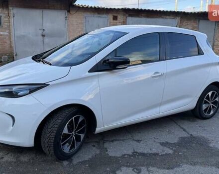Белый Рено Зое, объемом двигателя 0 л и пробегом 103 тыс. км за 9600 $, фото 1 на Automoto.ua