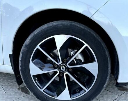 Белый Рено Зое, объемом двигателя 0 л и пробегом 127 тыс. км за 9800 $, фото 12 на Automoto.ua