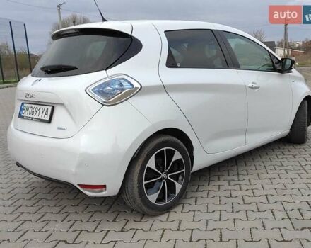 Белый Рено Зое, объемом двигателя 0 л и пробегом 139 тыс. км за 9000 $, фото 9 на Automoto.ua