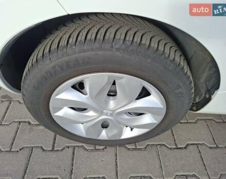 Білий Рено Зое, об'ємом двигуна 0 л та пробігом 120 тис. км за 8500 $, фото 18 на Automoto.ua