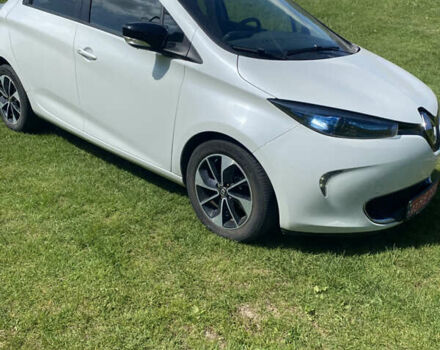 Белый Рено Зое, объемом двигателя 0 л и пробегом 97 тыс. км за 9100 $, фото 1 на Automoto.ua
