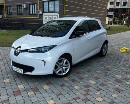 Белый Рено Зое, объемом двигателя 0 л и пробегом 146 тыс. км за 10500 $, фото 2 на Automoto.ua