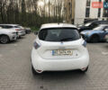 Белый Рено Зое, объемом двигателя 0 л и пробегом 76 тыс. км за 6850 $, фото 2 на Automoto.ua