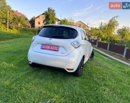 Белый Рено Зое, объемом двигателя 0 л и пробегом 124 тыс. км за 8950 $, фото 7 на Automoto.ua