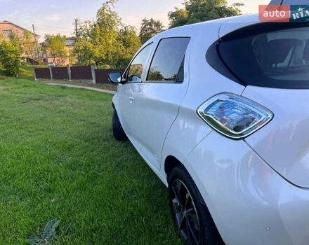 Белый Рено Зое, объемом двигателя 0 л и пробегом 124 тыс. км за 8950 $, фото 11 на Automoto.ua