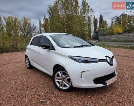 Белый Рено Зое, объемом двигателя 0 л и пробегом 137 тыс. км за 7800 $, фото 22 на Automoto.ua