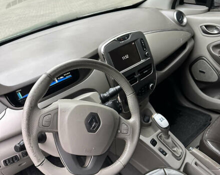 Белый Рено Зое, объемом двигателя 0 л и пробегом 131 тыс. км за 9650 $, фото 15 на Automoto.ua