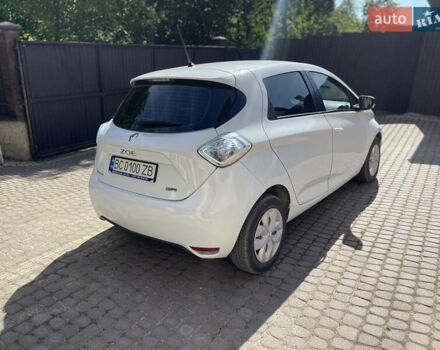 Белый Рено Зое, объемом двигателя 0 л и пробегом 85 тыс. км за 9900 $, фото 4 на Automoto.ua